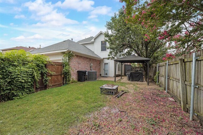 Building Photo - 4477 Sierra Dr