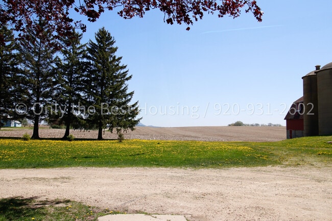 Building Photo - W1689 Co Rd G