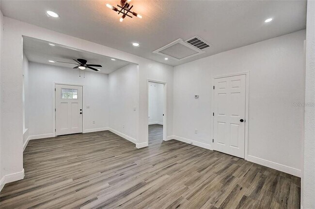 Building Photo - 1622 Ballard Park Dr