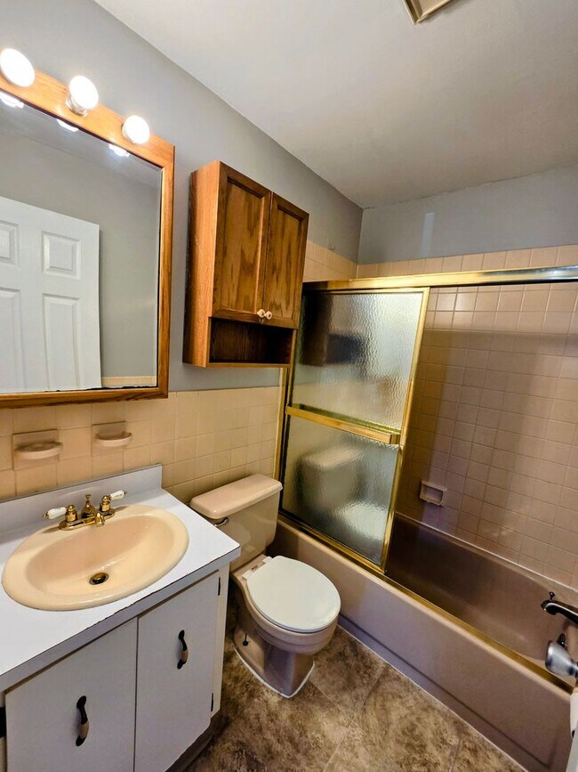 Building Photo - 5657 Wood Ln