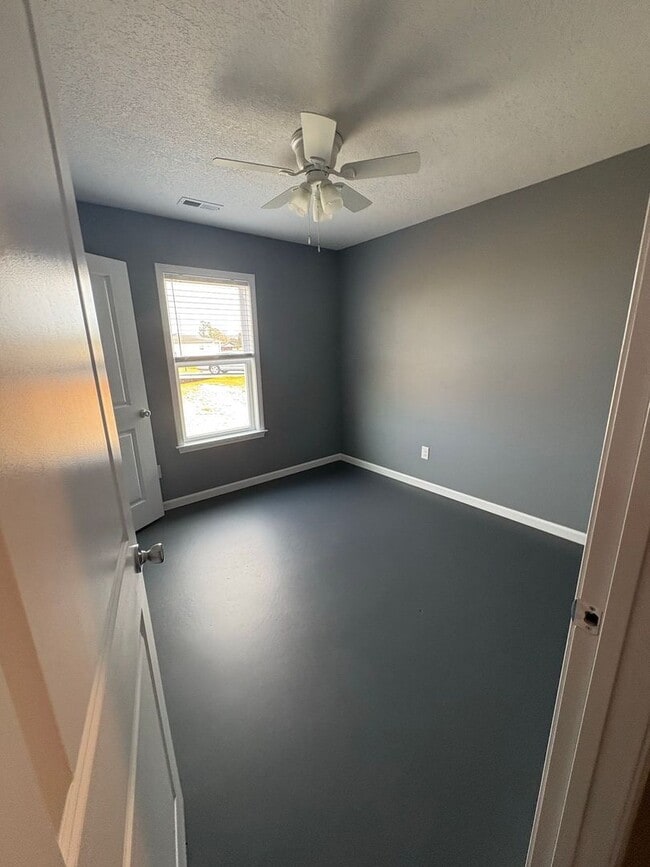 Building Photo - Great home!