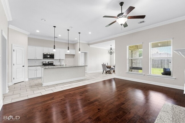 Building Photo - Gorgeous Home For Rent!!