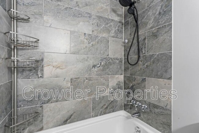 Building Photo - 3612 Sargeant Dr