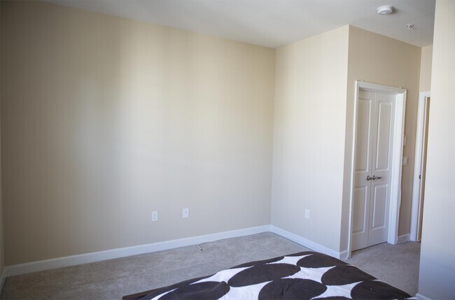 Building Photo - 2517 Sayles Pl SE