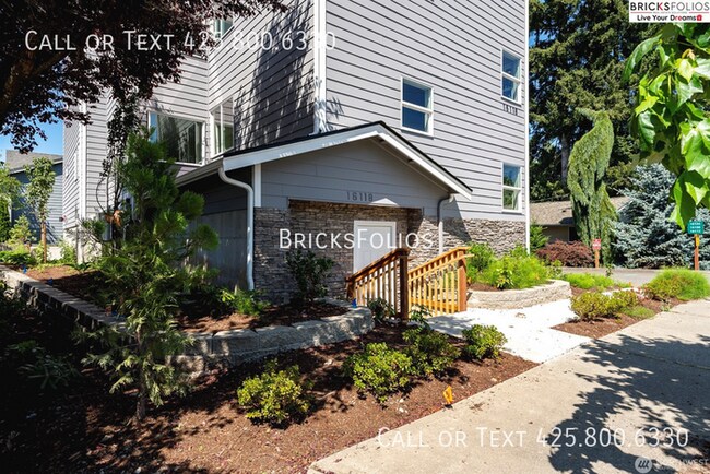 Building Photo - Welcome to Comfort and Charm in Your Monro...