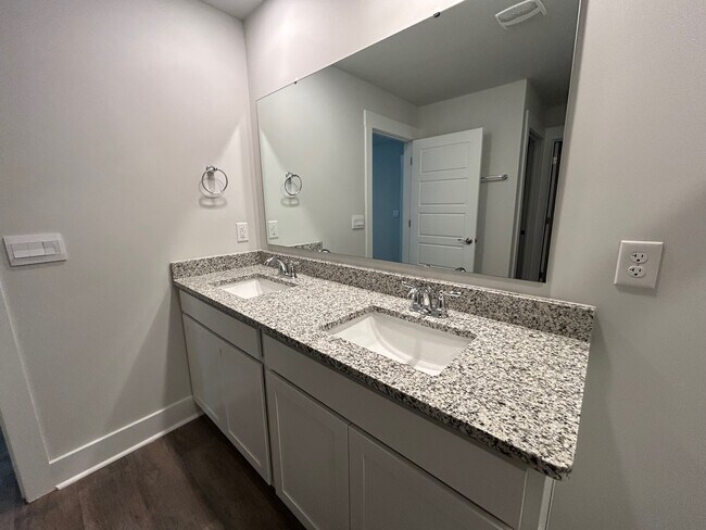 Building Photo - 1237 Pampas Grass Dr