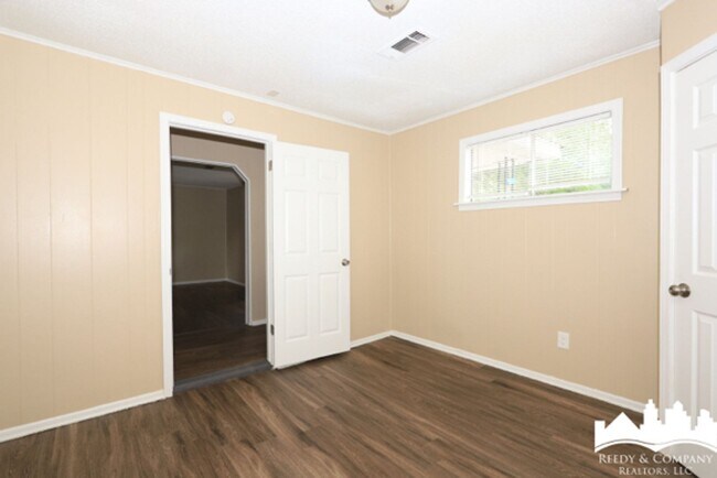 Building Photo - 158 Pickett Rd