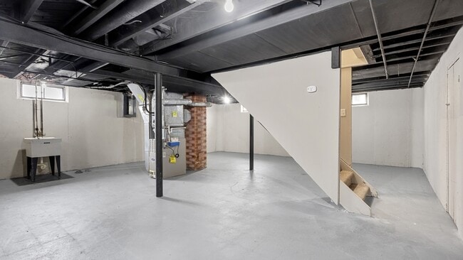 Building Photo - 2162 Champaign Rd