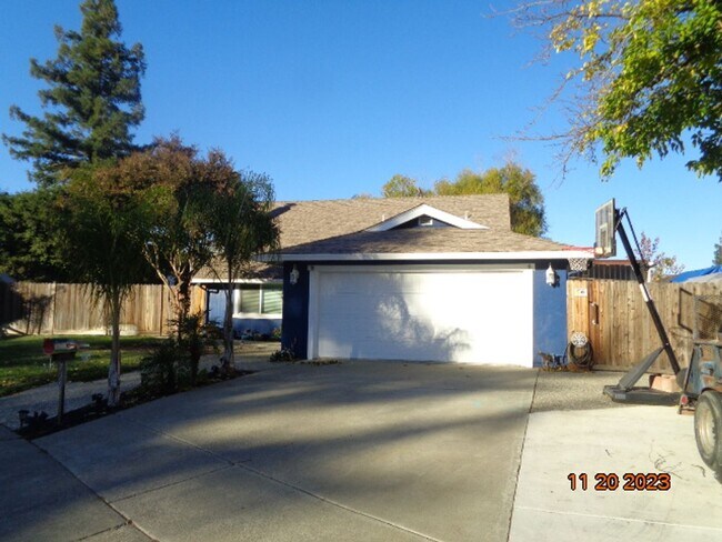 Building Photo - 720 Devonshire Ct