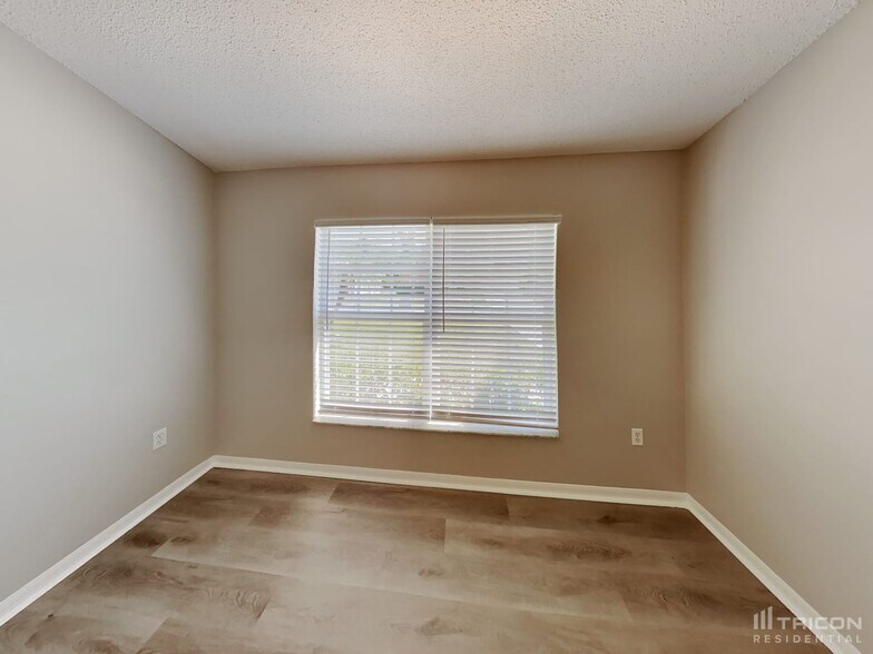 Building Photo - 820 Mountbatten Ln