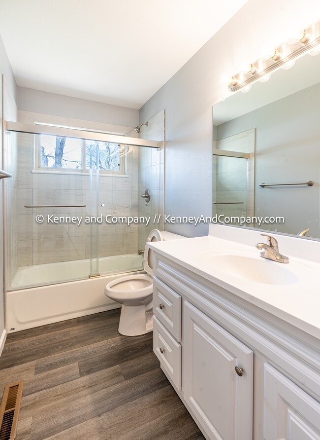 Building Photo - 1421 Querida Dr