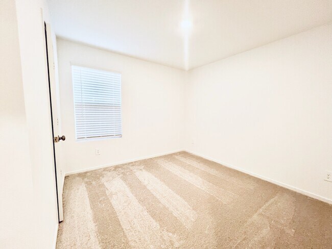 Building Photo - 1359 Diamond Carnation Dr
