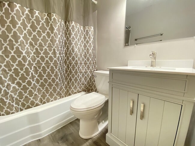 Building Photo - 3620 3rd Pl NW