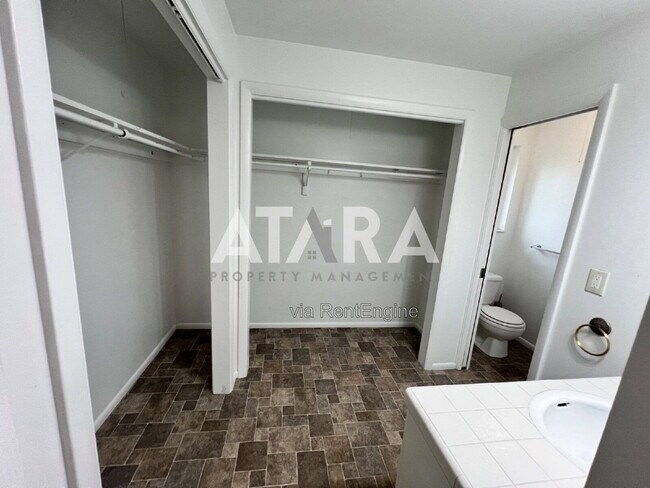 Building Photo - 1374 Marinwood Ave
