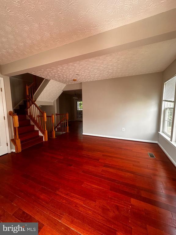Building Photo - 2722 Thornbrook Ct