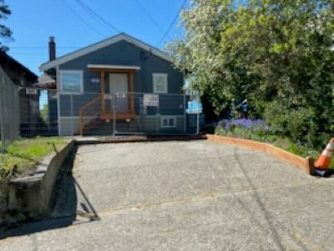 Building Photo - 1151904