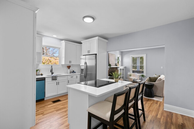 Building Photo - 7 Devotion Rd