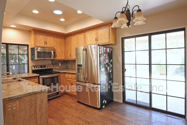 Building Photo - 25433 Plaza Escovar