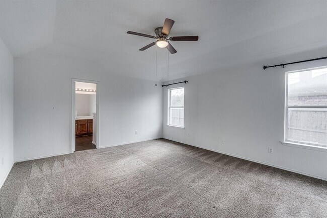 Building Photo - 1618 Sabine Dr