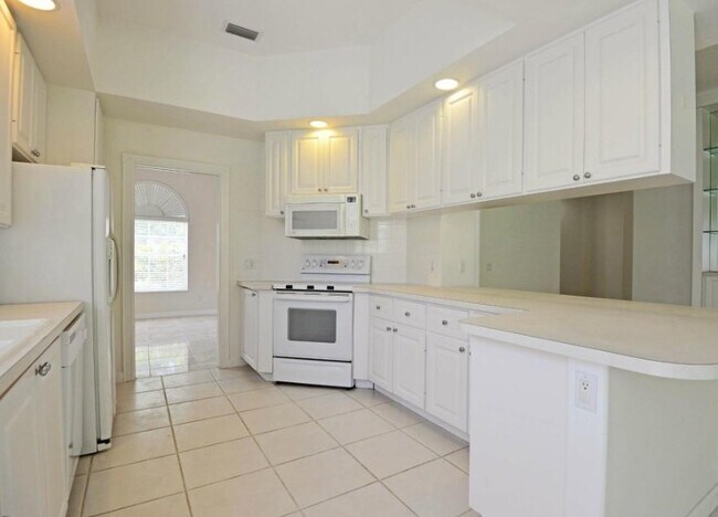 Building Photo - 5711 Ferrara Dr