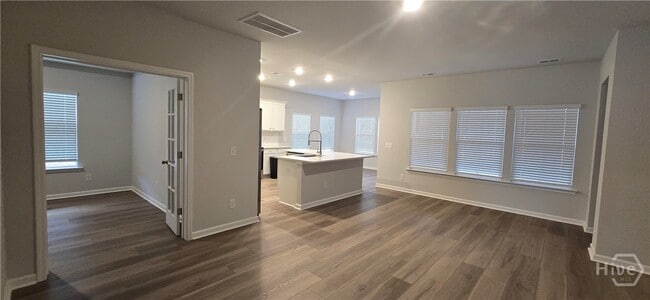 Building Photo - 107 Weyview Gdns