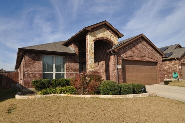 Building Photo - 4808 Green River Dr