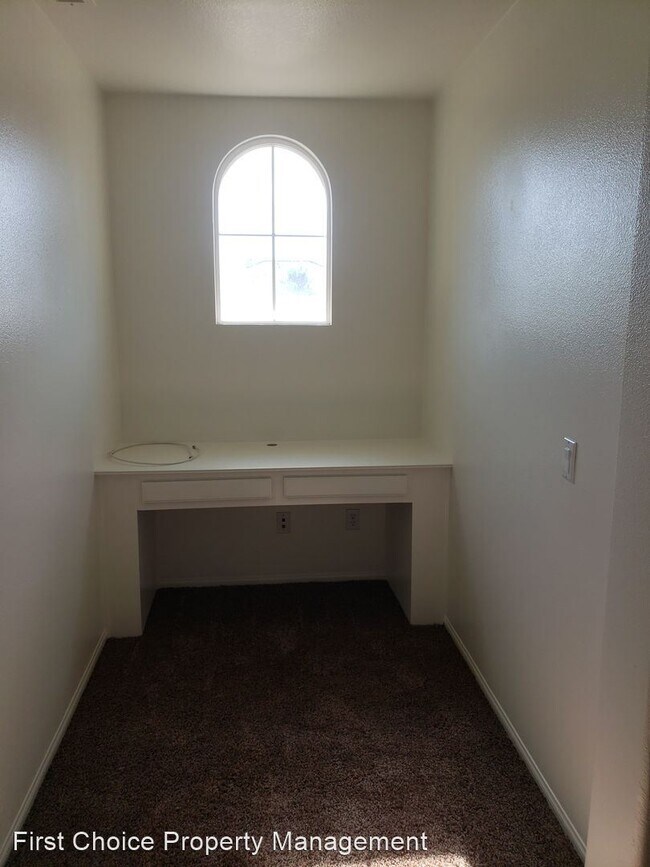 Building Photo - 4 br, 3 bath House - 1599 Alberhill Street