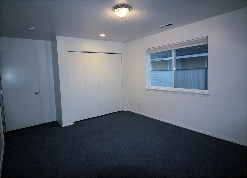 Building Photo - 14360 N Cassia St