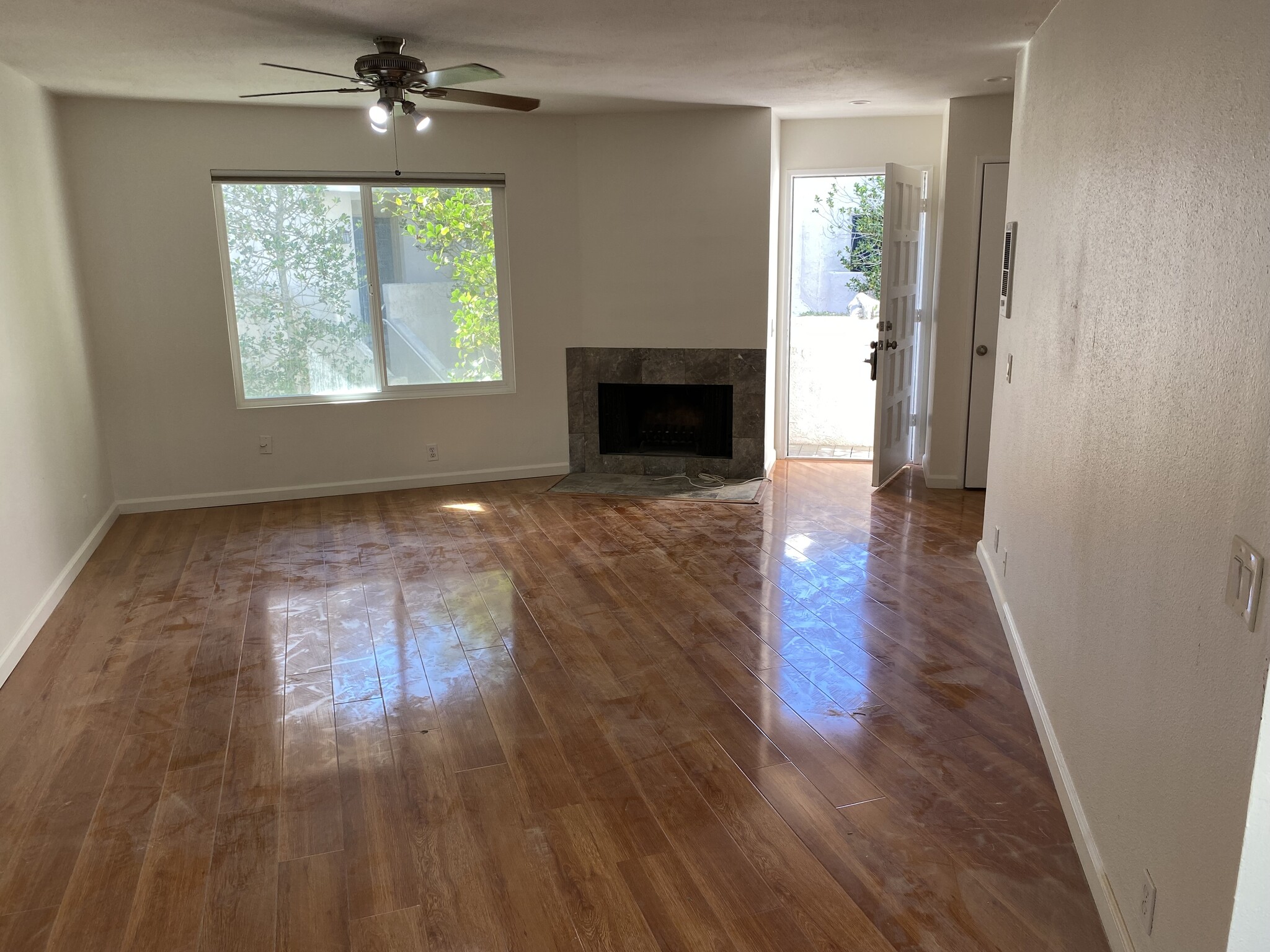 Building Photo - 8442 Via Sonoma