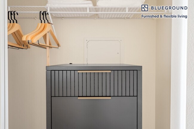 Building Photo - 39370 Civic Center Dr