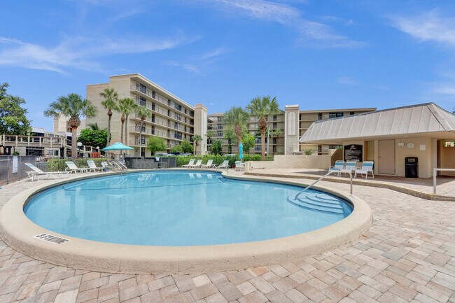 Building Photo - 12 Royal Palm Way