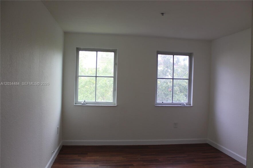 Building Photo - 4445 SW 160th Ave