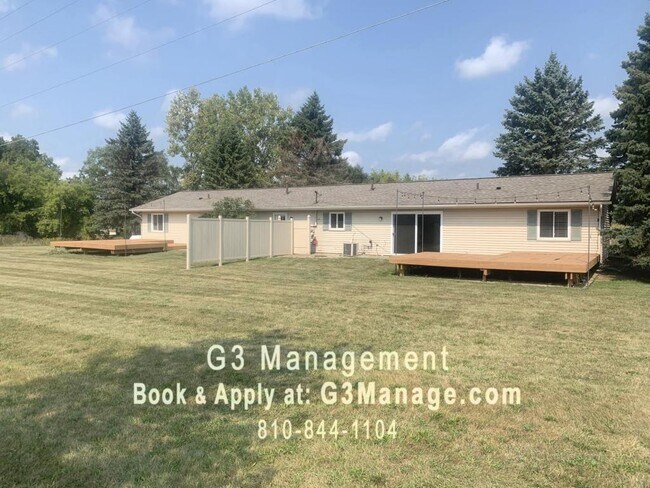 Building Photo - 570 E Marr Rd