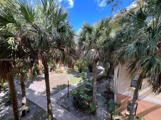 Building Photo - 9999 Summerbreeze Dr