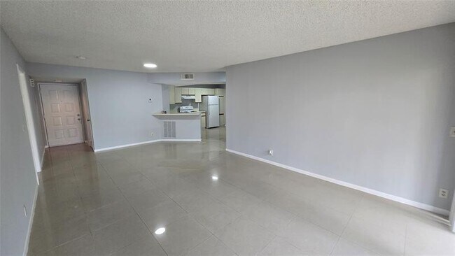 Building Photo - 9055 Wiles Rd