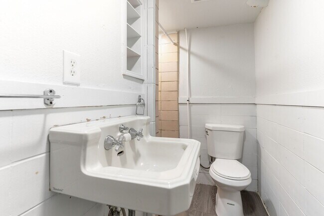 Building Photo - 2625 Gunnison St