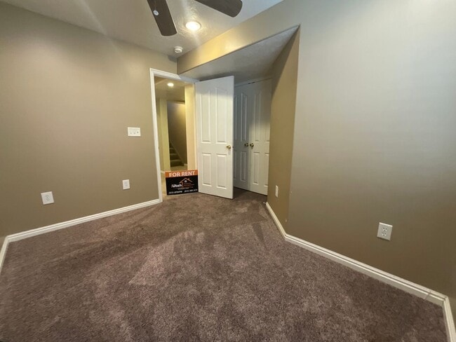 Building Photo - 842 E 1850 N