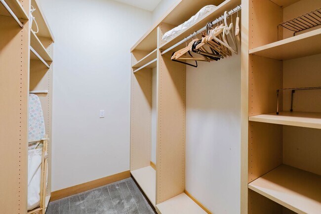 Building Photo - Impeccable Low Bank Bainbridge Waterfront Home with Private Dock