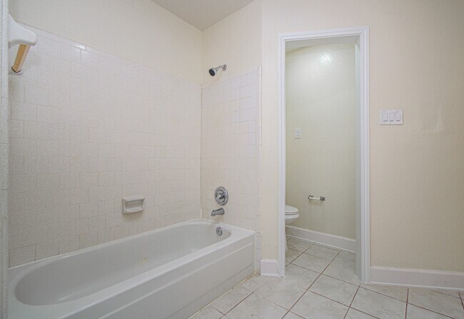 Building Photo - 16963 Nevisway St