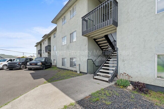 Building Photo - 2807 E Boone Ave