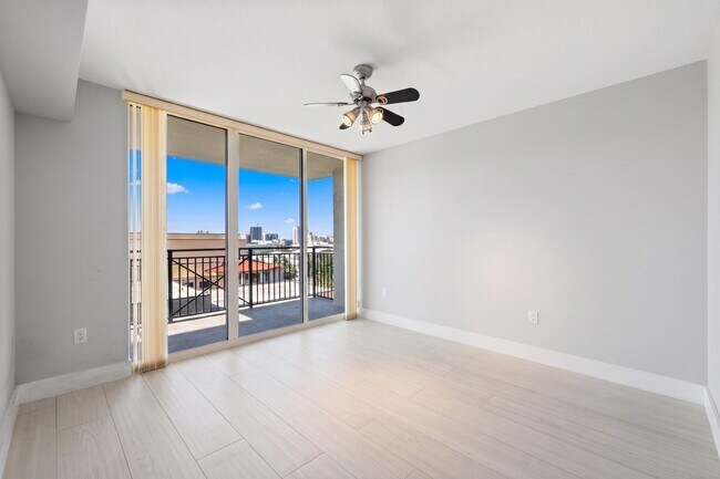 Building Photo - 610 W Las Olas Blvd