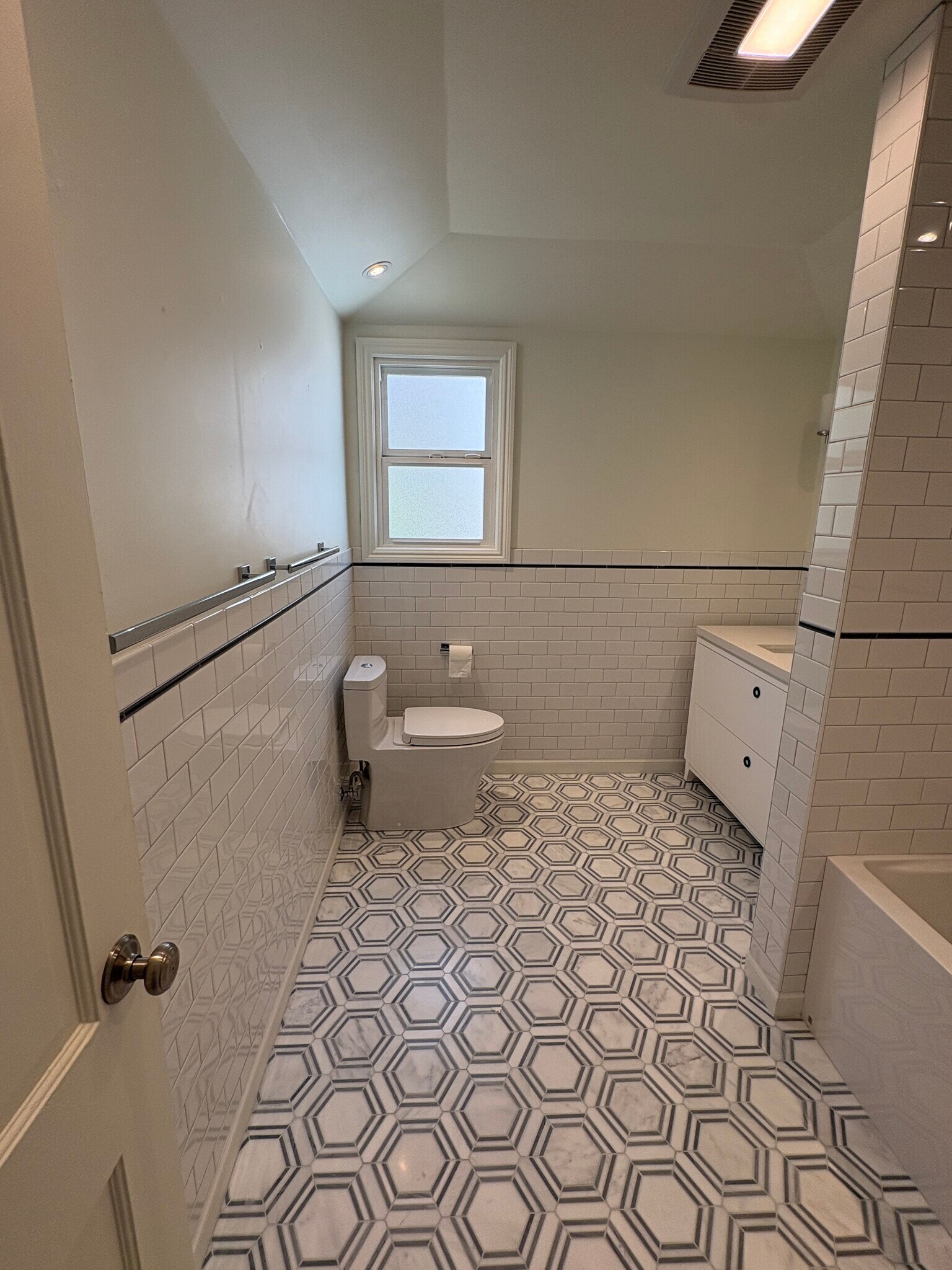 Building Photo - 1703 Funston Ave