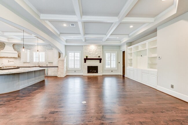 Building Photo - Exquisite 6000+ Sq Ft Home in Hidden Falls...