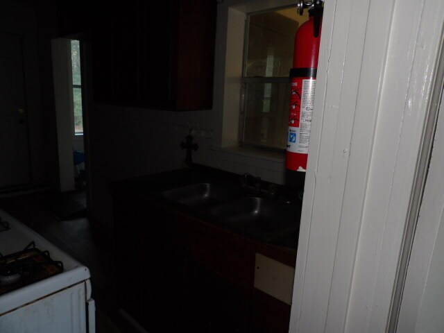 Kitchen Area - 1006 White Oak Ext