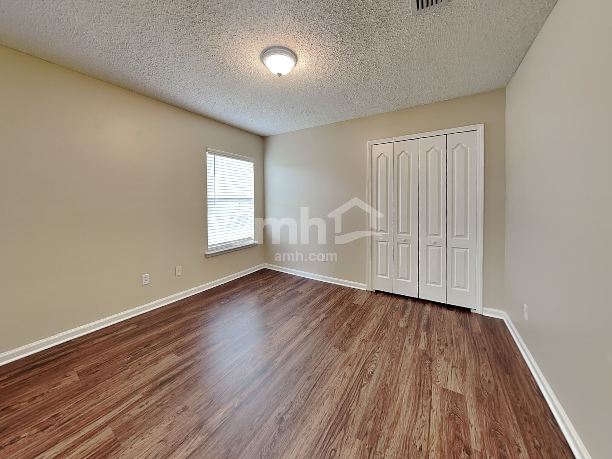 Building Photo - 14131 Crestwick Dr E