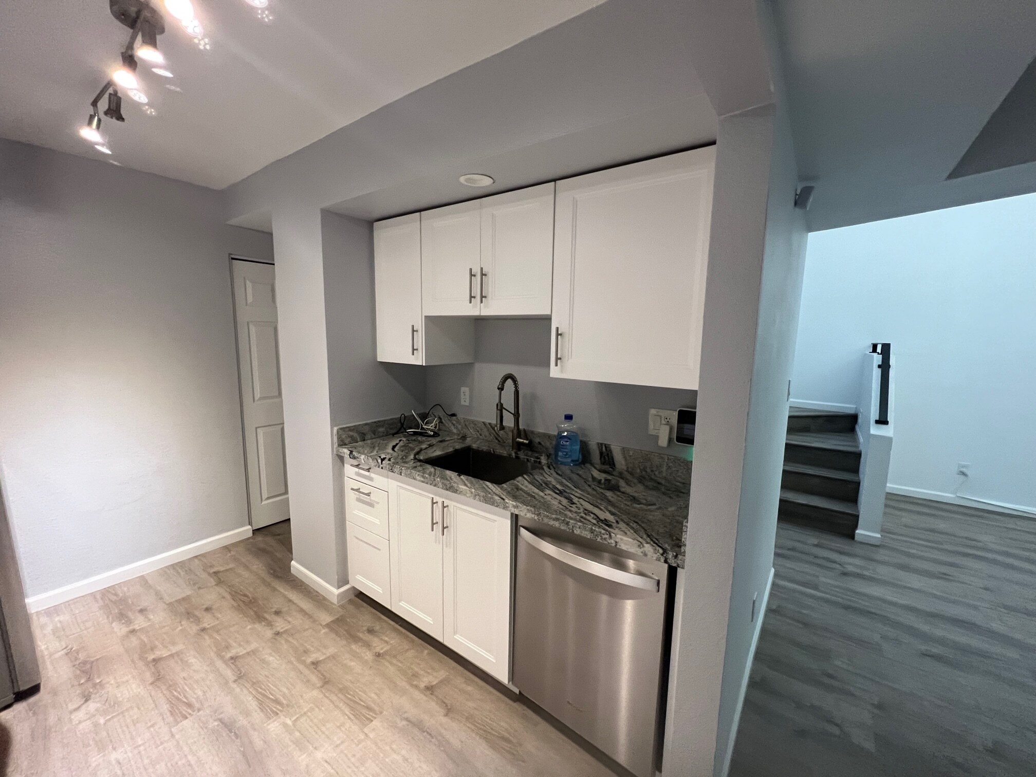 Building Photo - 7835 E Glenrosa Ave