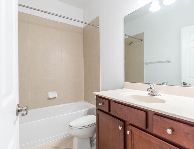 Building Photo - 10283 Wellington Parc Dr