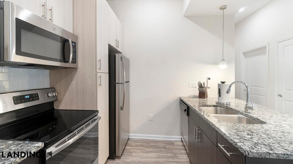 Building Photo - 655 W Mallard Creek Church Rd