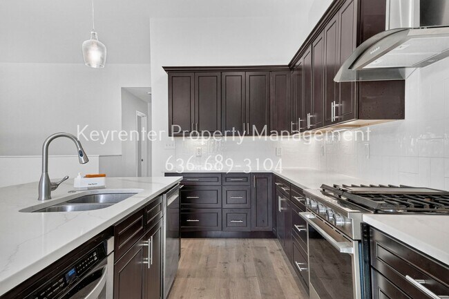 Building Photo - 926 Townhouse Ln