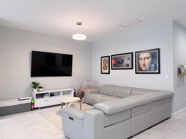 Building Photo - 556 Parsons Wy